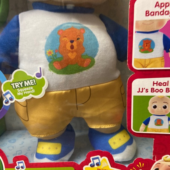 NIB Talking and Singing COCOMELON Plush doll • LIGHT & SOUNDS and SING ALONG: - Picture 6 of 12